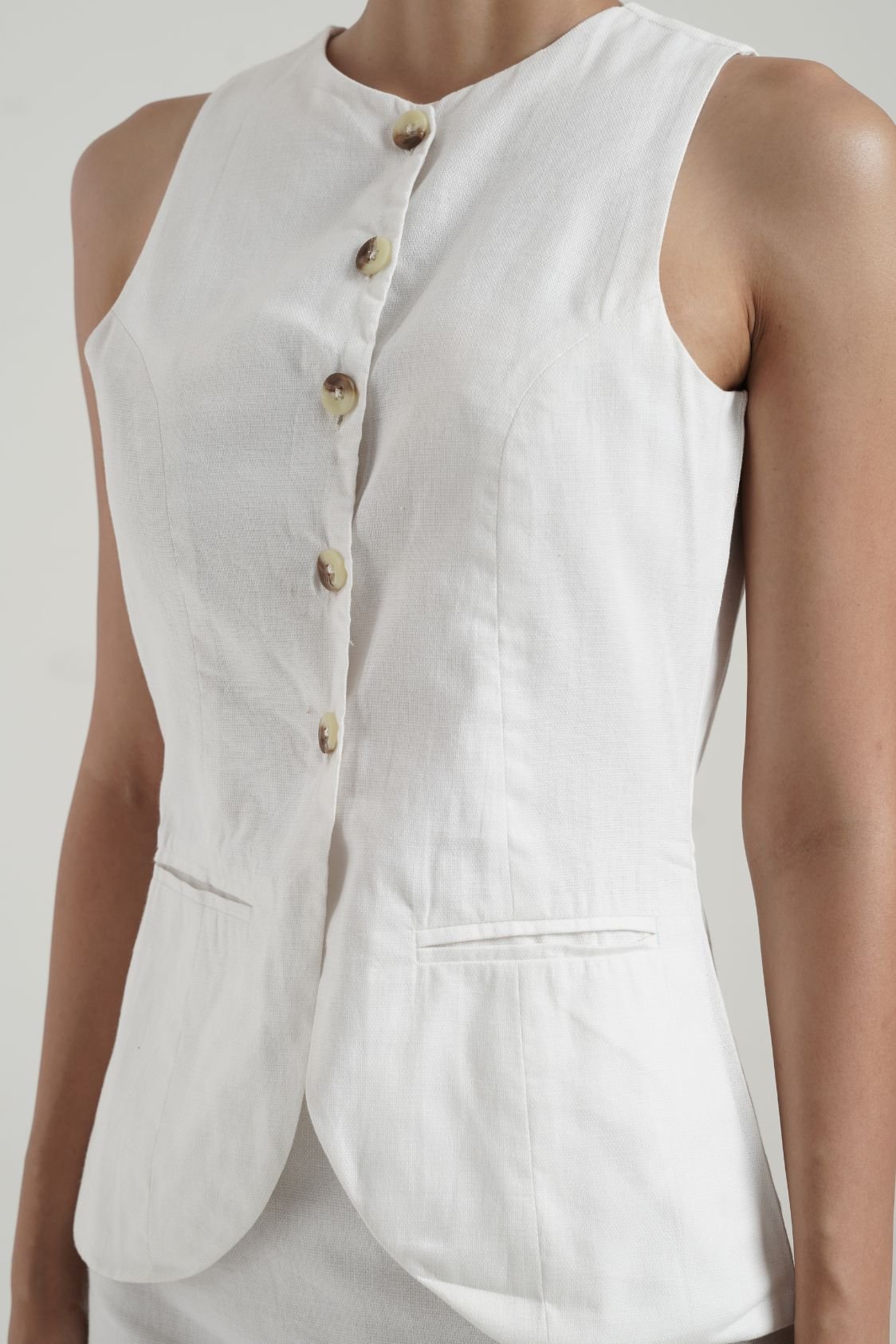 Poise White waistcoat set - Image 3